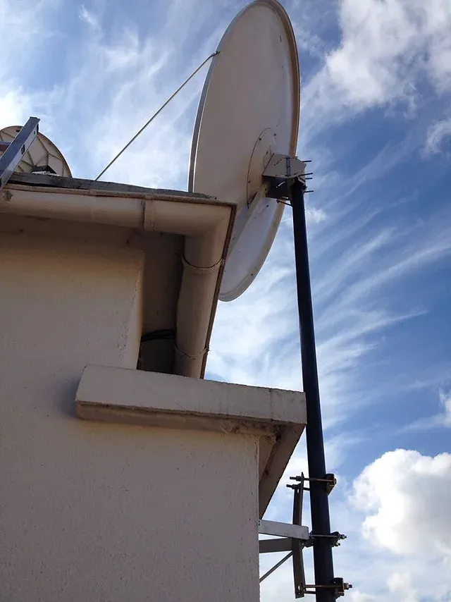 Antenne TNT sur toiture